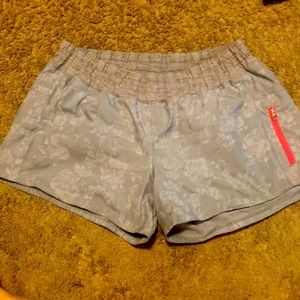 Lululemon Tracker Shorts 10